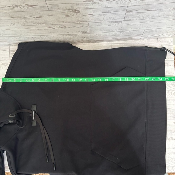 On Cloud Running Hoodie in Black - Picture 14 of 14